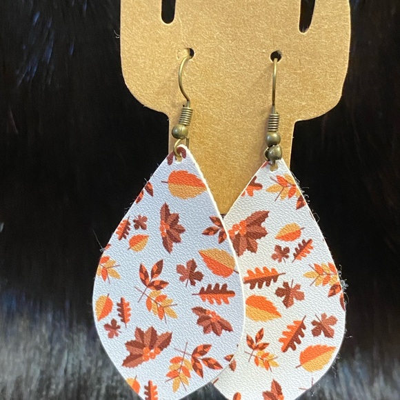Autumn Leaf Pattern Earrings - Picture 1 of 2